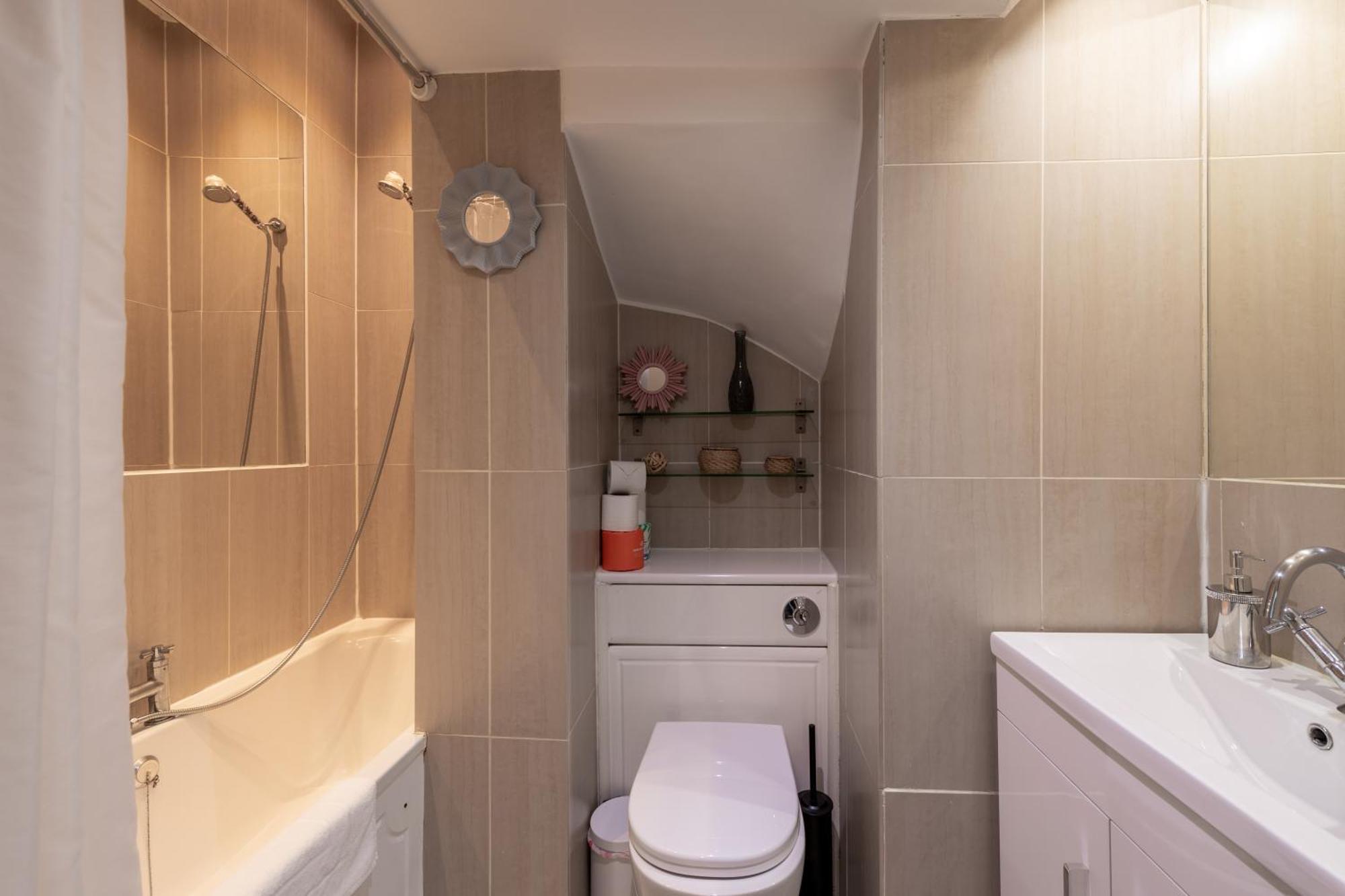 לונדון Spacious Comfy 2Br Flat מראה חיצוני תמונה